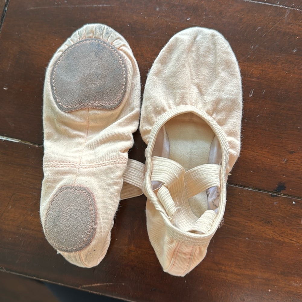 Girls ballet slippers